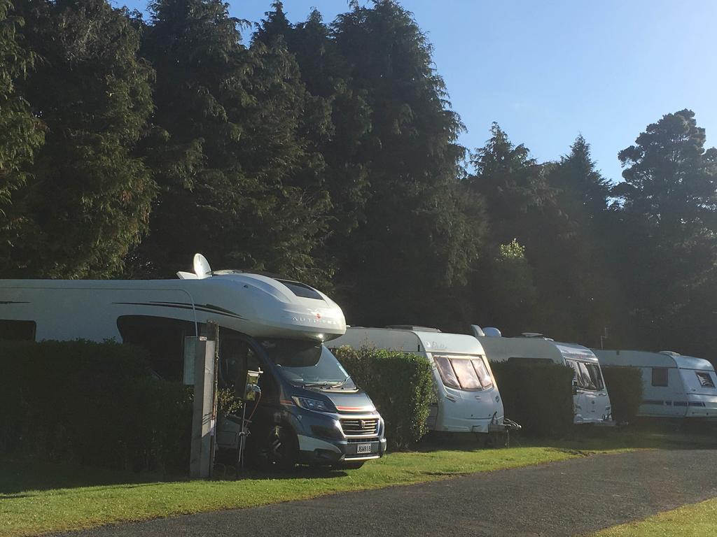 Stratford Motel & Holiday Park Luaran gambar