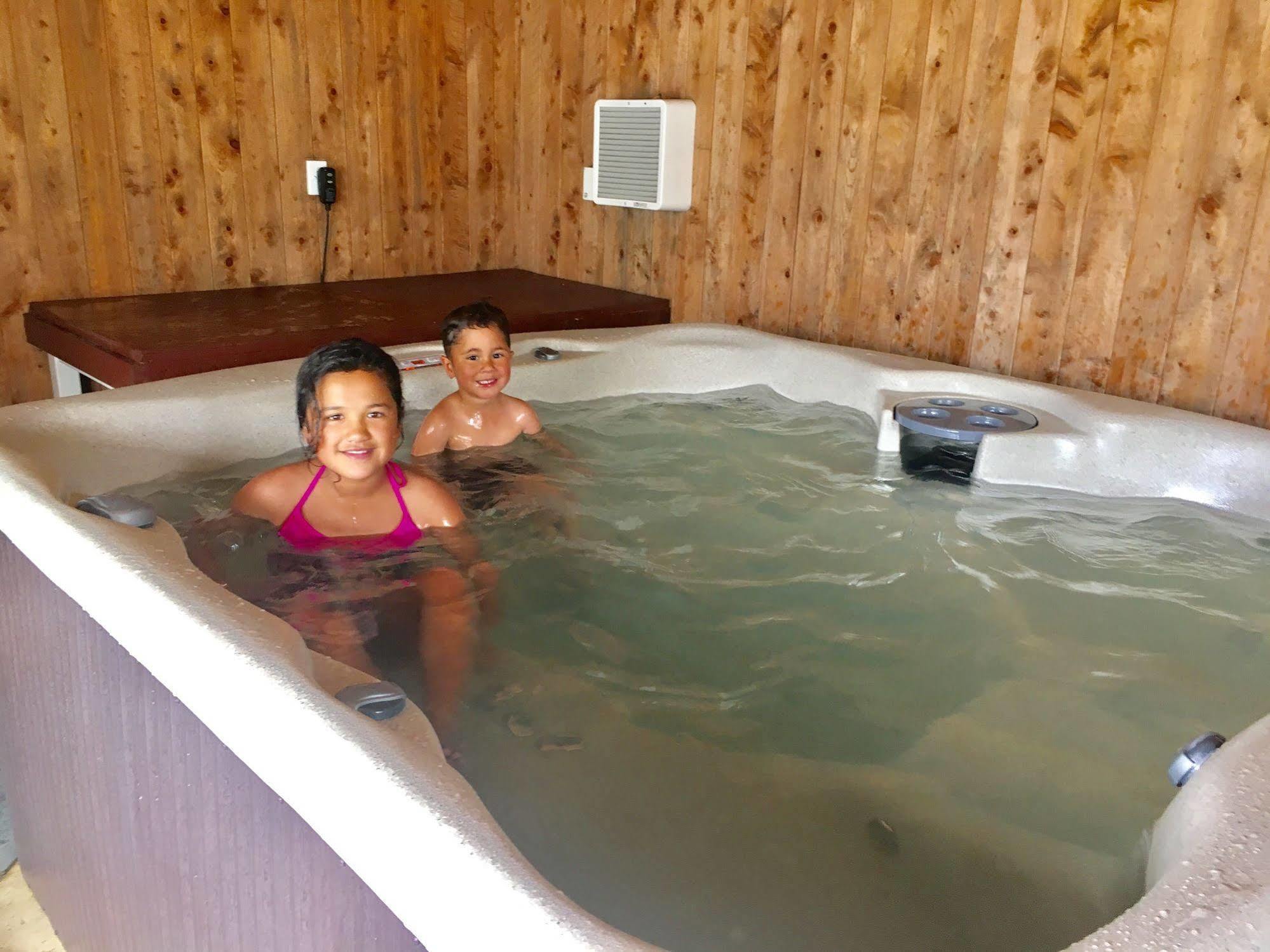 Stratford Motel & Holiday Park Luaran gambar